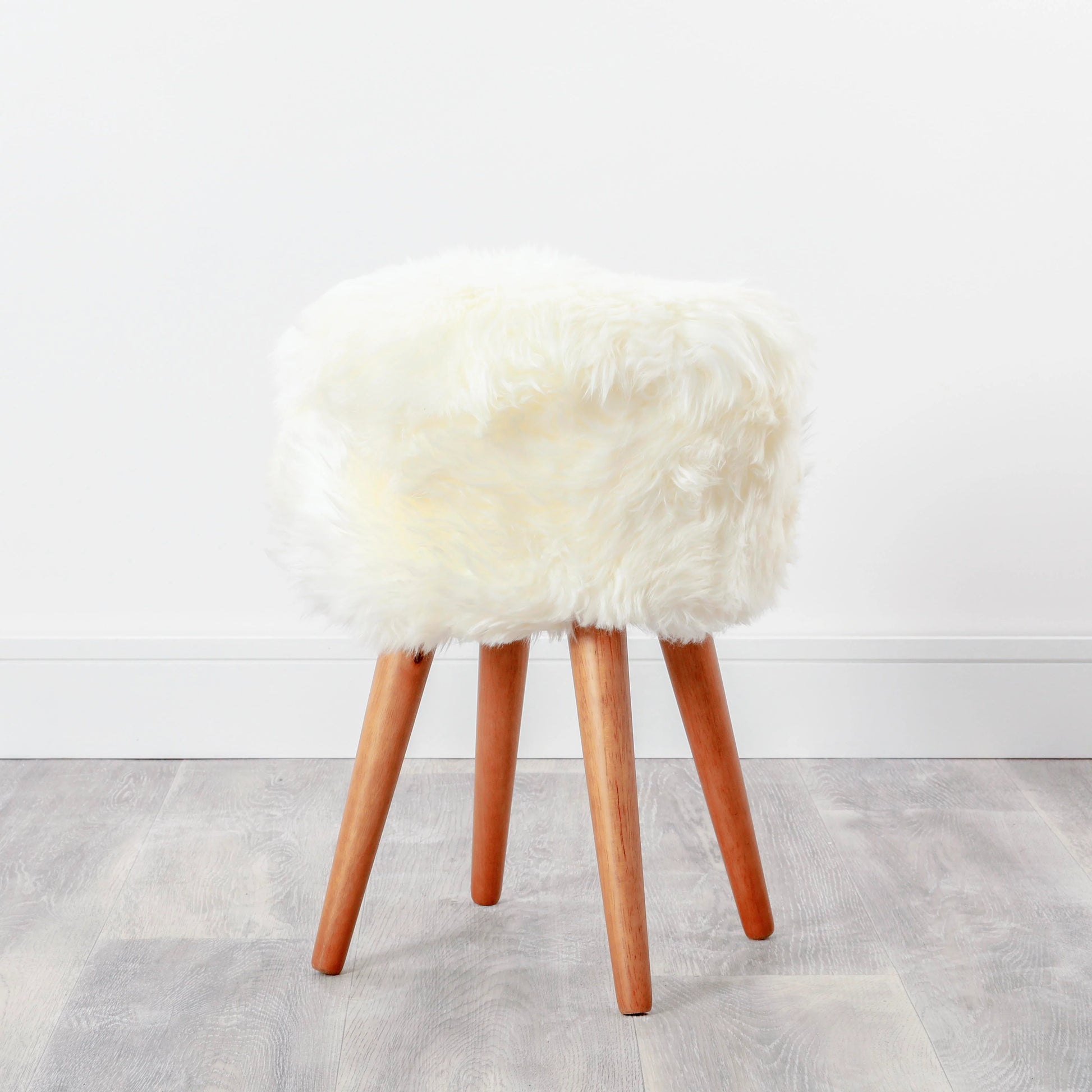 sheepskinnaturalstoolwhitewoodlegs